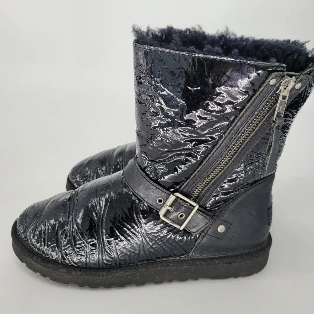 uggs black classic Shiney boots size kids 5 women's 7 - Picture 2 of 10
